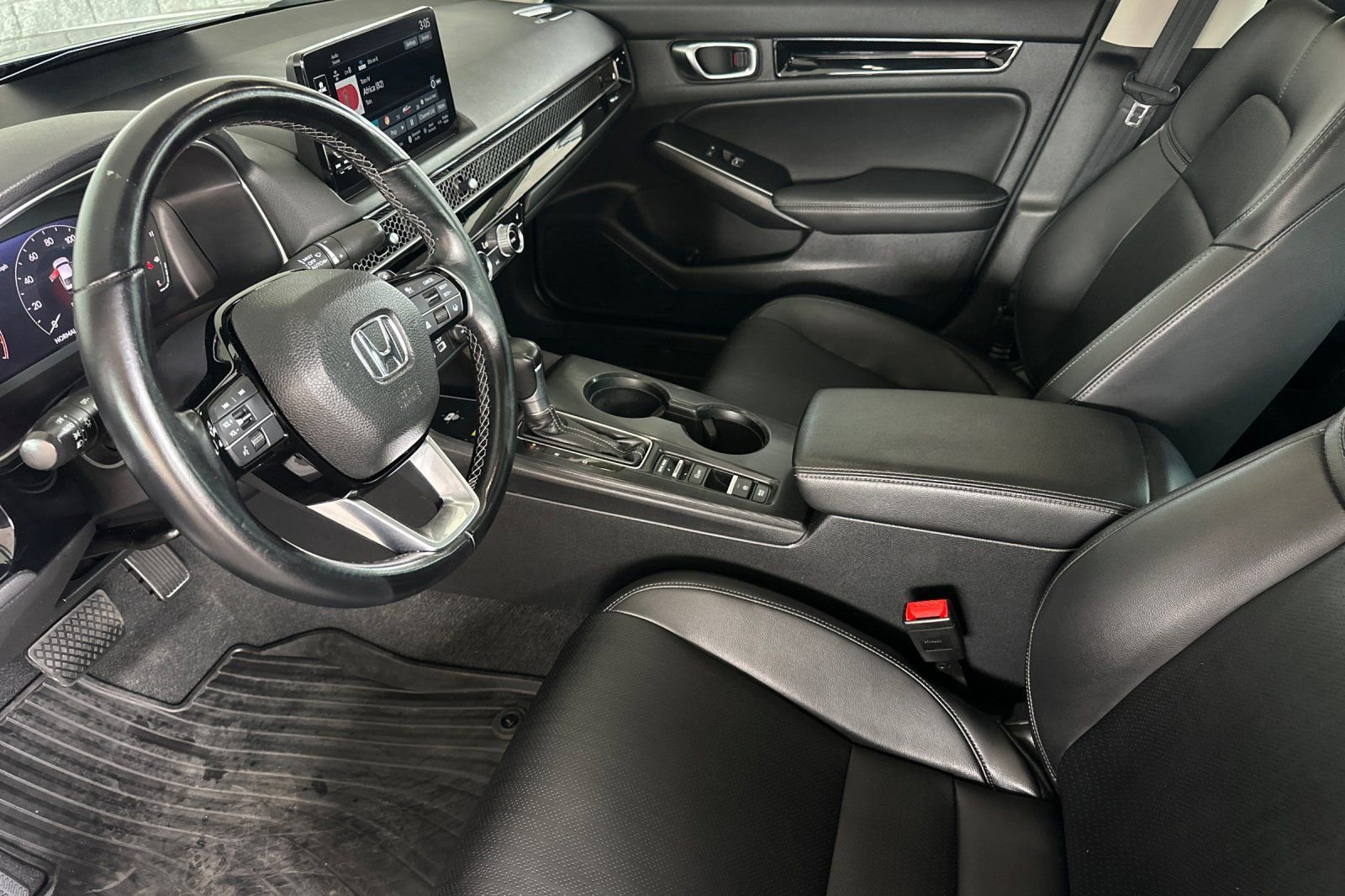 Used 2022 Honda Civic Touring image 9