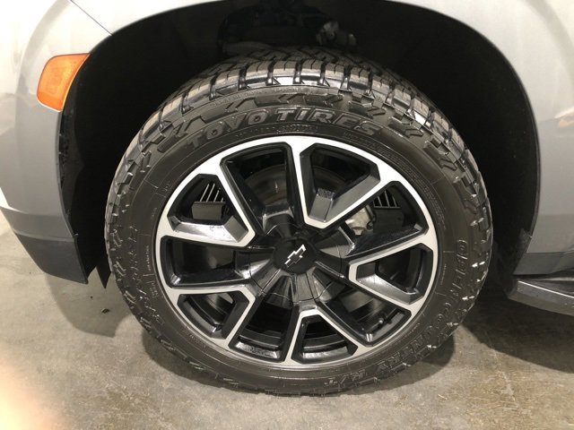 Certified 2022 Chevrolet Suburban RST w/ Sport Performance Package image 23