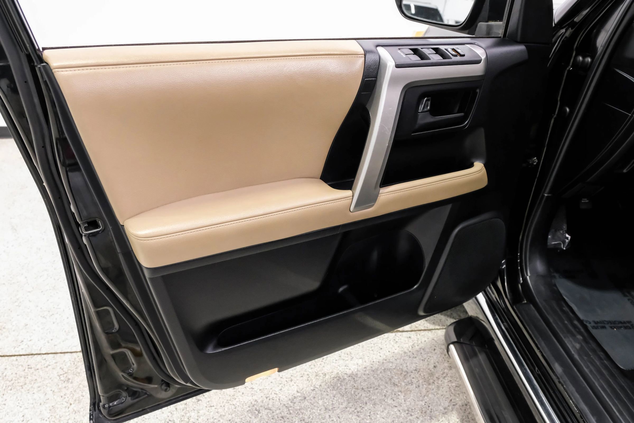 Used 2012 Toyota 4Runner Limited image 50