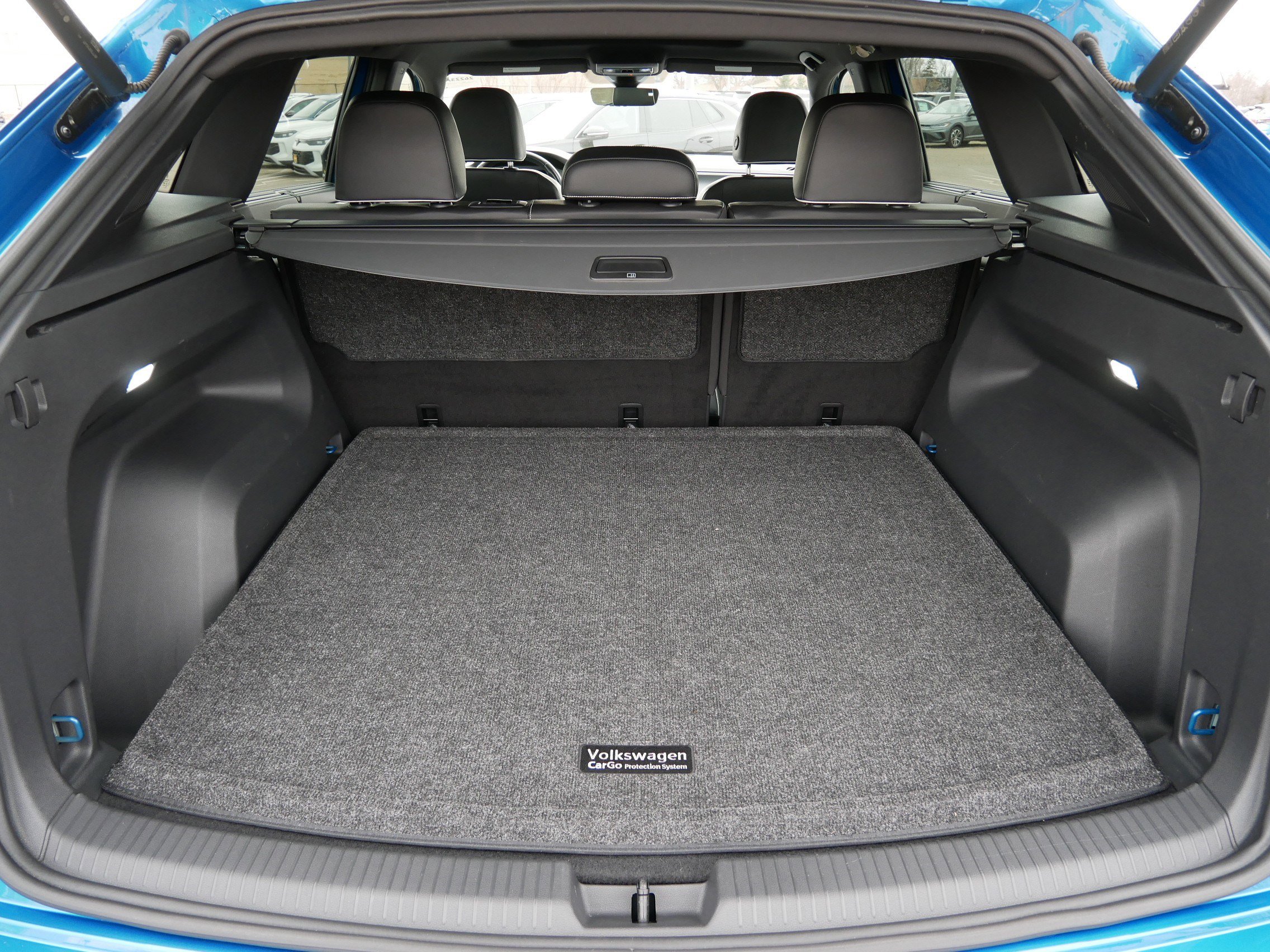 Certified 2024 Volkswagen Atlas Cross Sport SEL Premium R-Line image 18