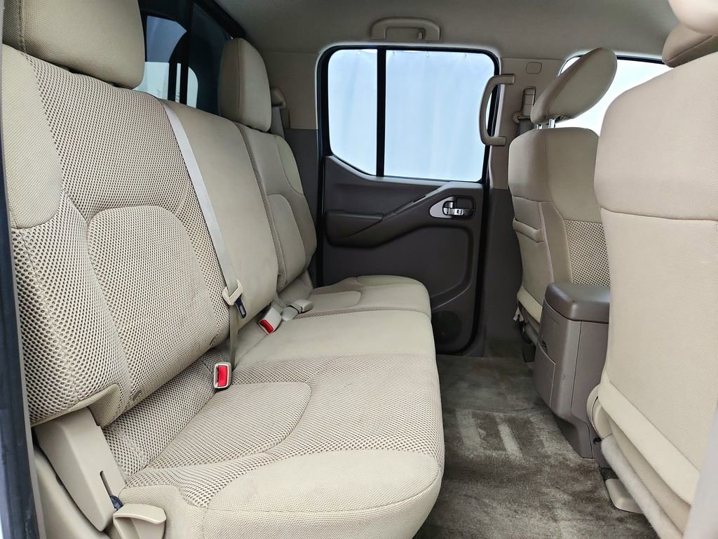 Used 2018 Nissan Frontier SV AWD/4WD image 26