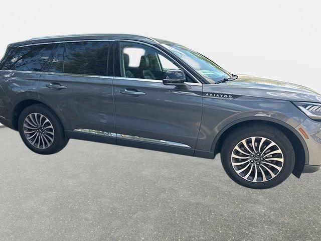 Used 2023 Lincoln Aviator AWD w/ Premium Package image 19