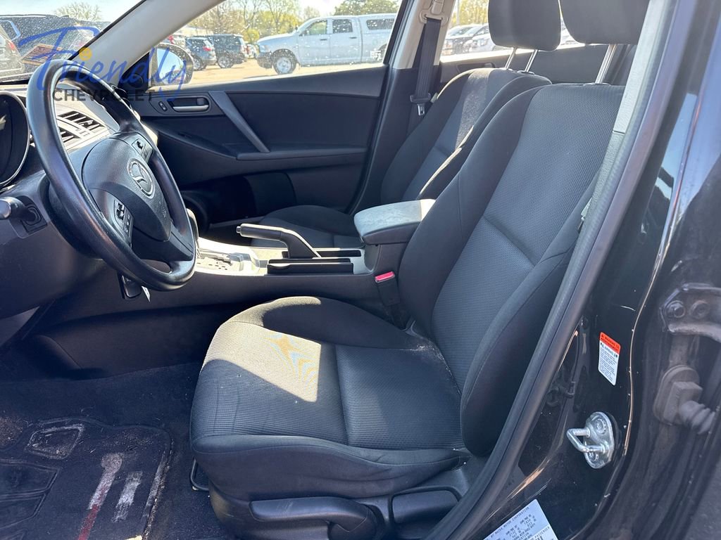 Used 2011 MAZDA MAZDA3 i Touring FWD image 6