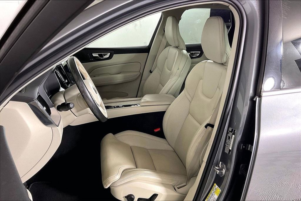 Used 2021 Volvo XC60 T5 Inscription w/ Climate Package image 24