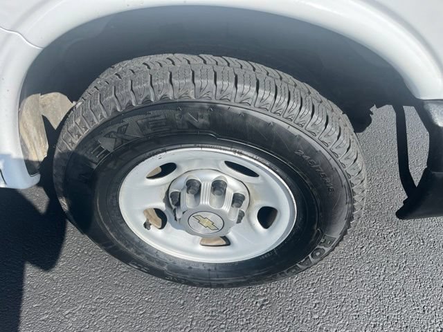 Used 2012 Chevrolet Express 2500 RWD image 17