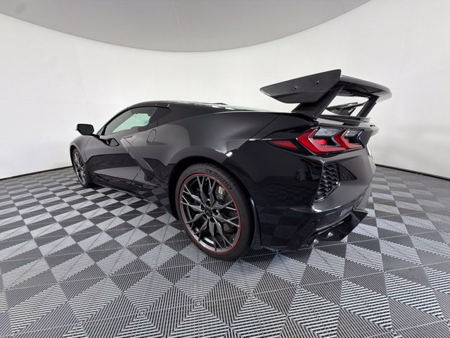 Used 2024 Chevrolet Corvette Stingray Premium Cpe w/ Z51 Performance Package RWD image 3