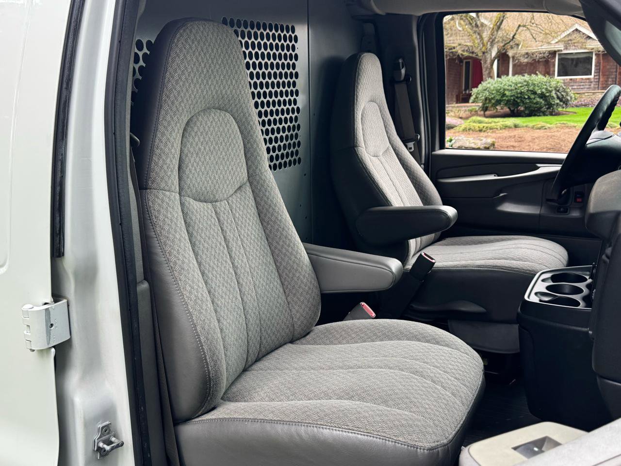 Used 2009 GMC Savana 3500 image 17