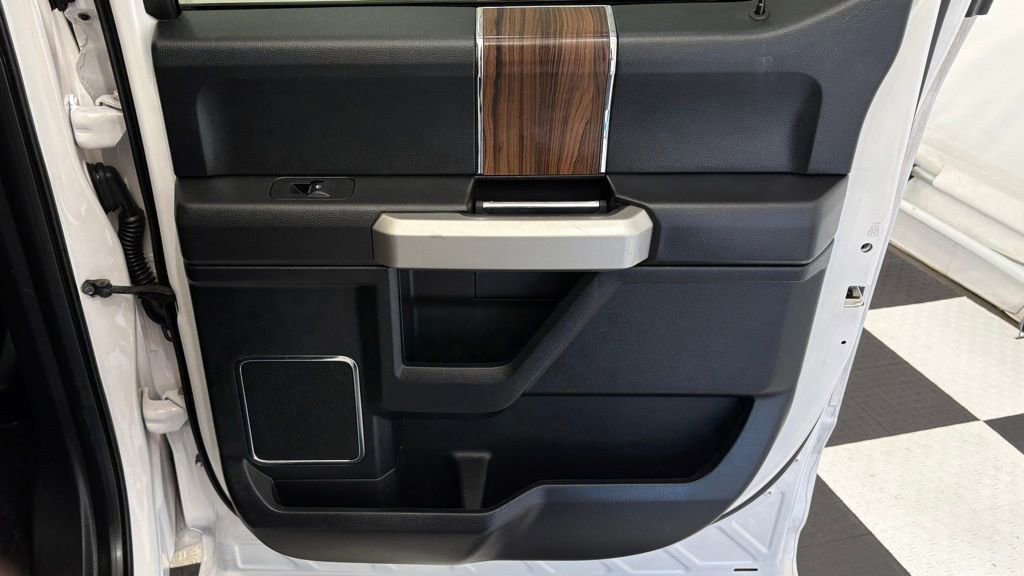 Used 2015 Ford F150 Lariat w/ Equipment Group 502A Luxury AWD/4WD image 24