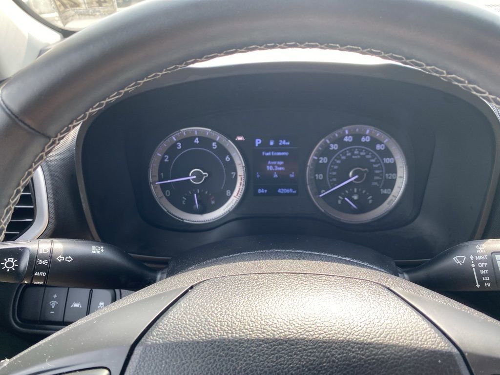 Certified 2022 Hyundai Venue SEL image 11