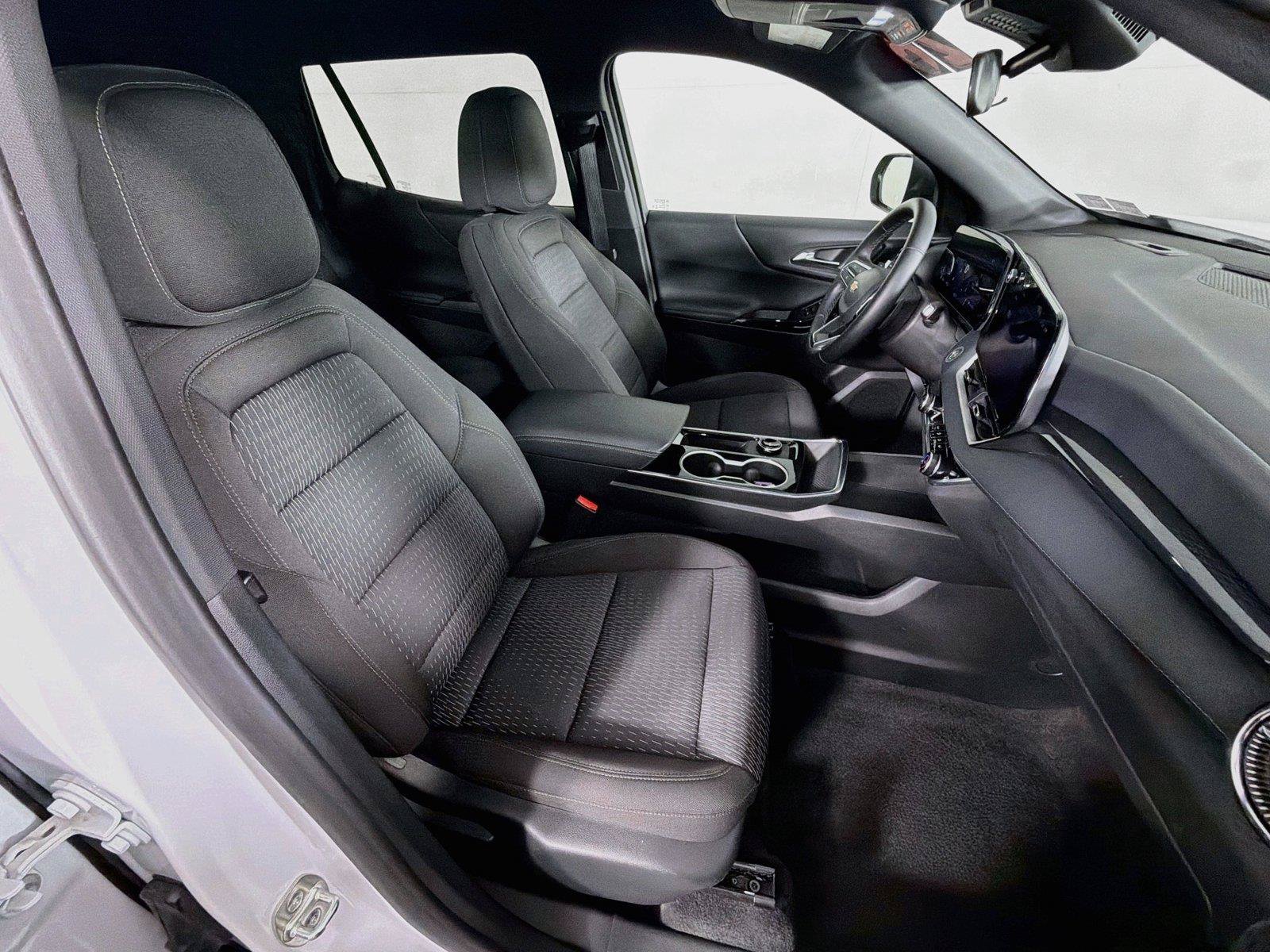 Used 2026 Chevrolet Equinox LT AWD/4WD image 30