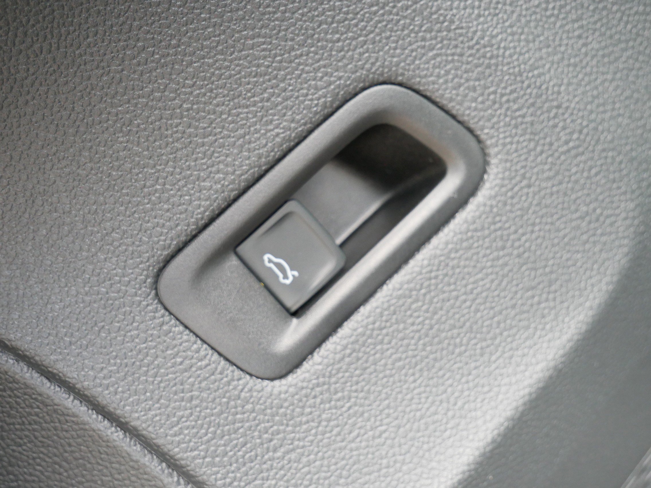 Certified 2025 Volkswagen Atlas Peak Edition SE image 23