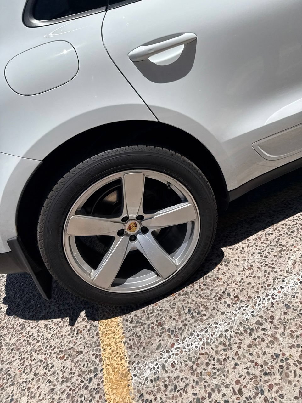 Used 2018 Porsche Macan AWD/4WD image 10