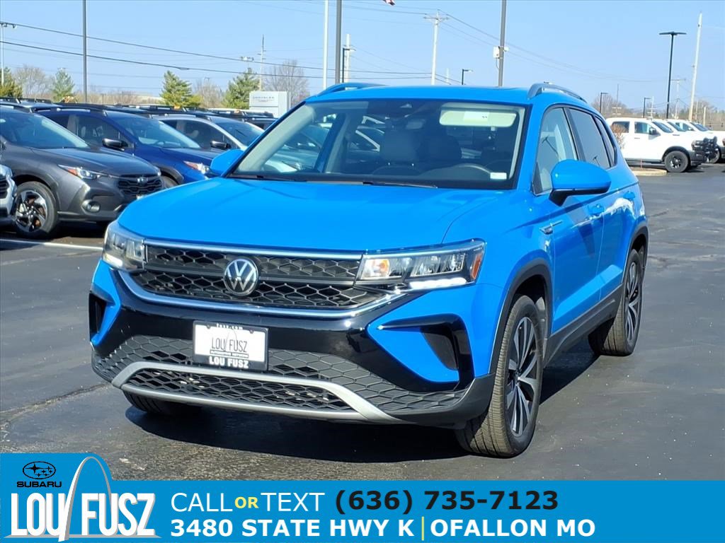 Used 2023 Volkswagen Taos SE image 2