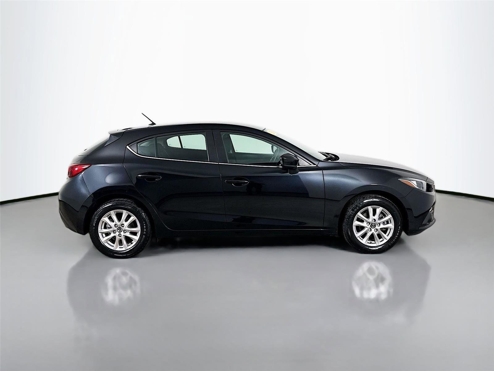 Used 2016 MAZDA MAZDA3 i Sport w/ Preferred Equipment Package image 16