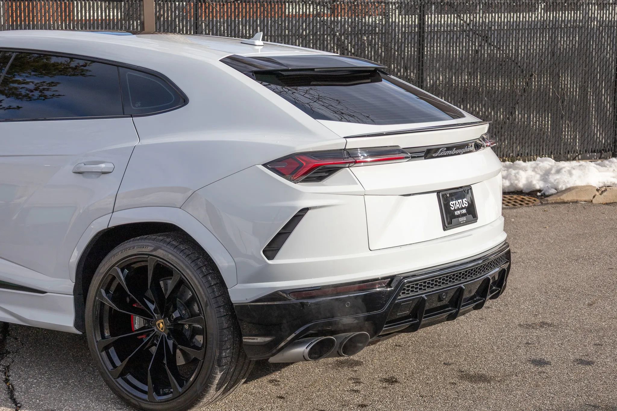 Used 2022 Lamborghini Urus image 28