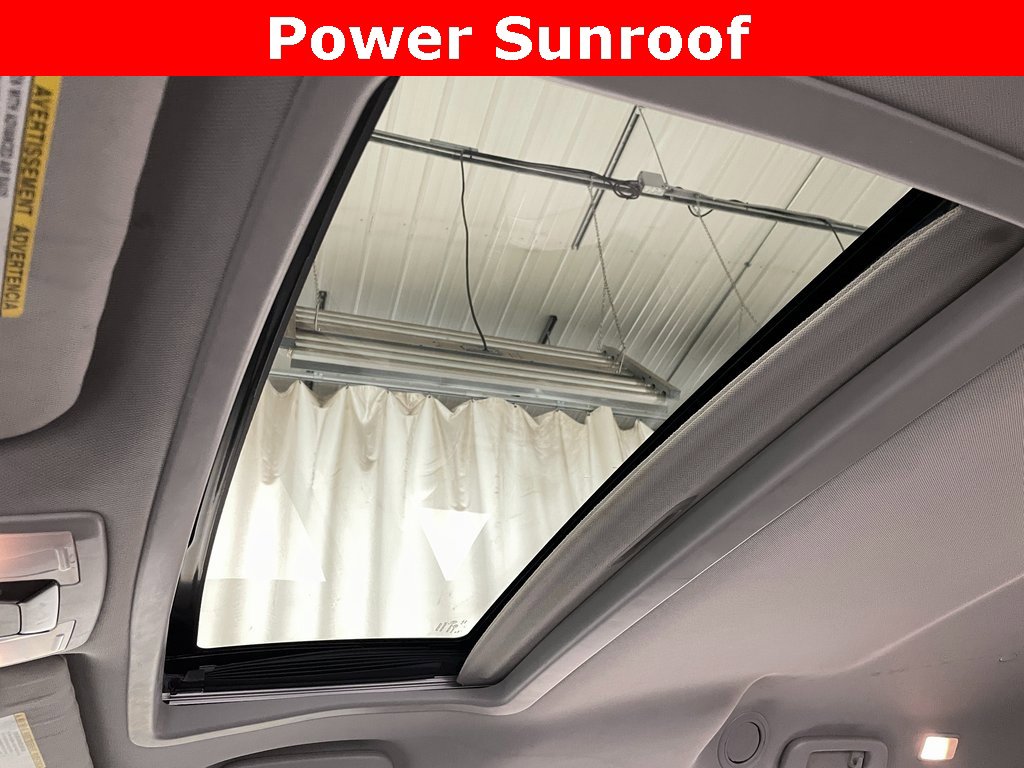 Used 2019 Toyota Sienna XLE image 4