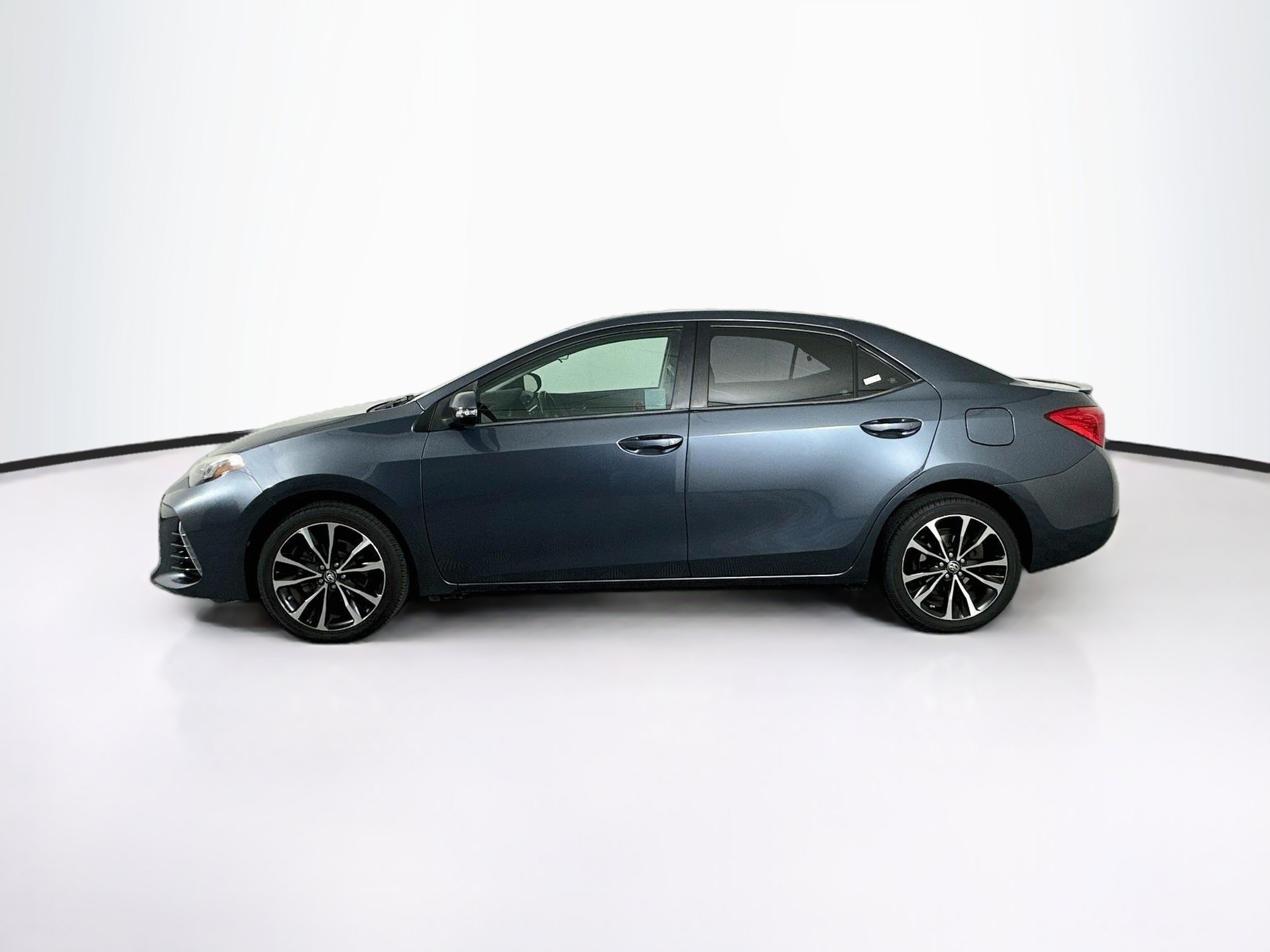 Used 2019 Toyota Corolla SE w/ Carpet Mat Package (TMS) FWD image 4