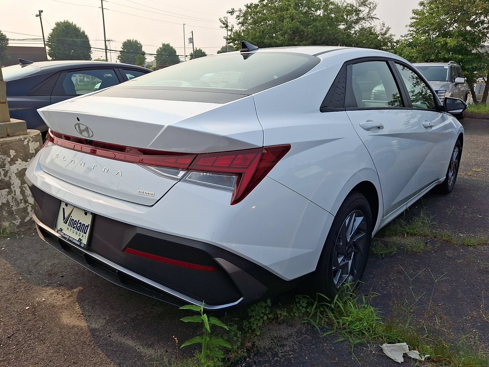 New 2025 Hyundai Elantra Hybrid FWD image 4