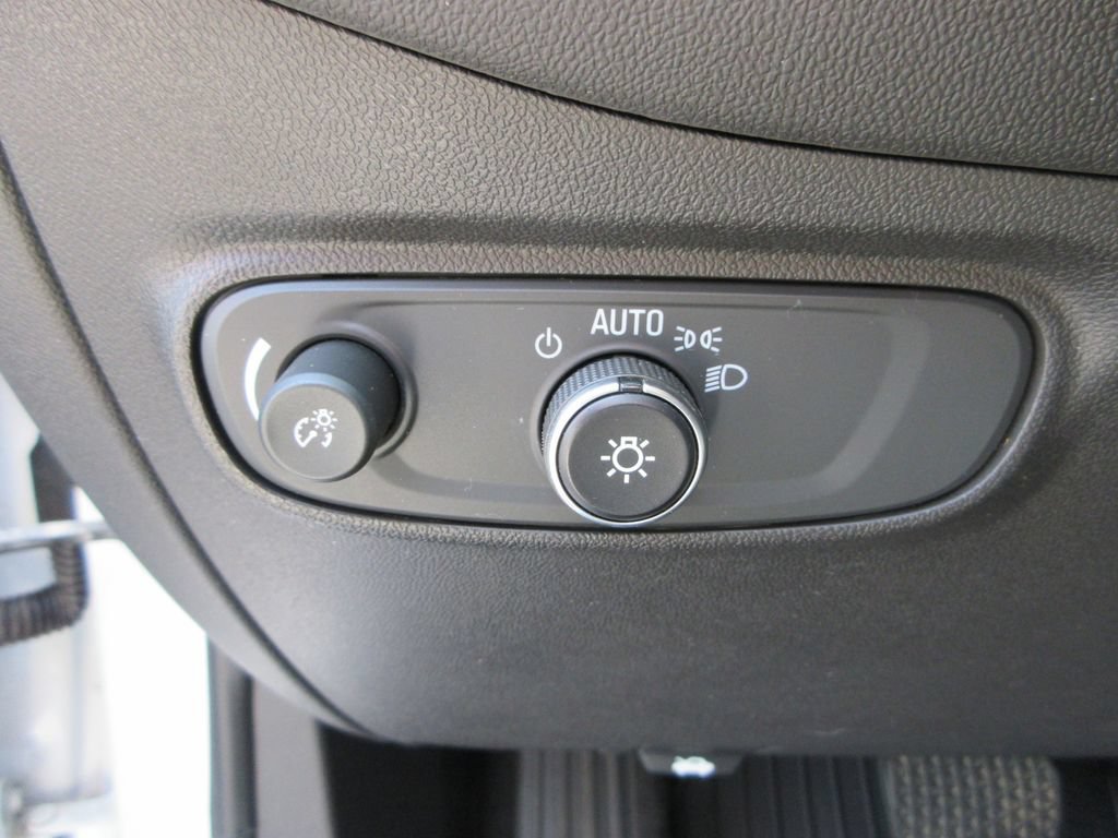 Used 2019 Chevrolet Equinox LT w/ Driver Convenience Package FWD image 23