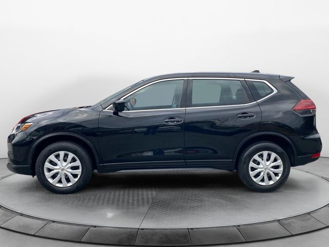 Used 2019 Nissan Rogue S image 2