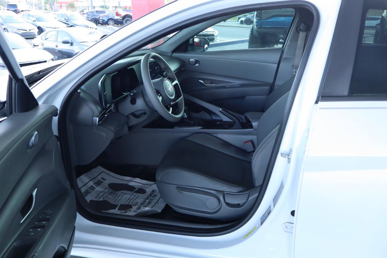 Used 2021 Hyundai Elantra SEL FWD image 14