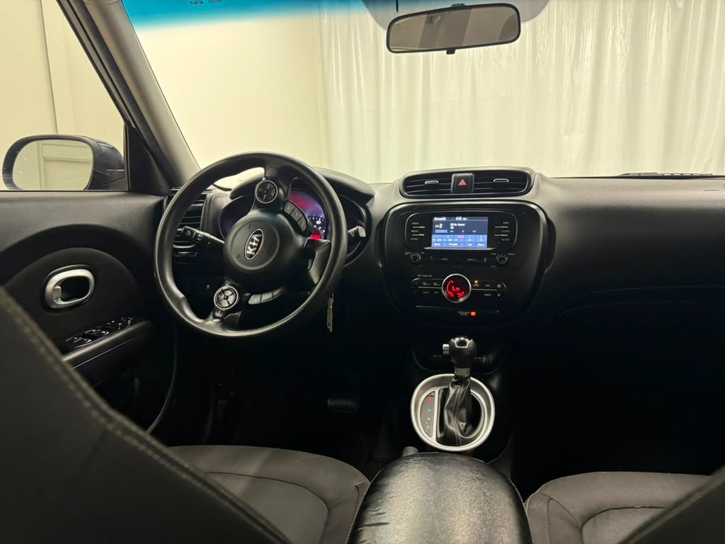 Used 2017 Kia Soul + FWD image 19