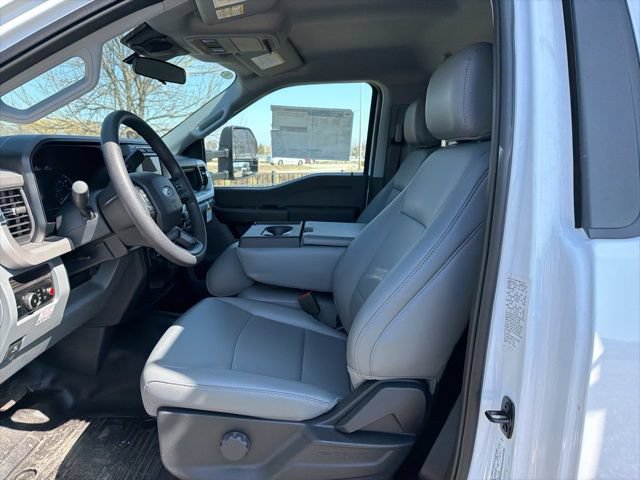 New 2024 Ford F550 4x4 Regular Cab Super Duty image 11