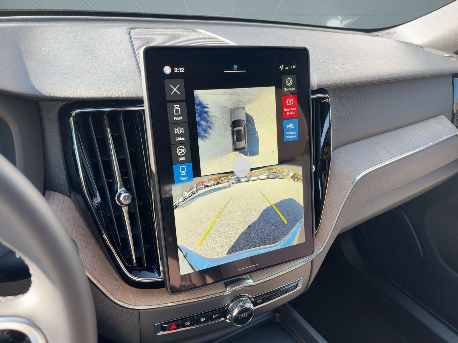 New 2026 Volvo XC60 B5 Plus w/ Climate Package image 25