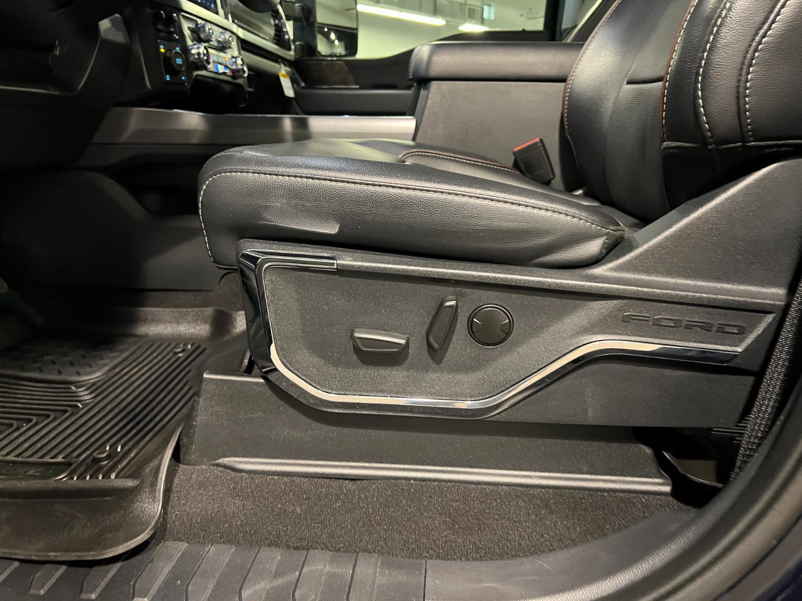Used 2024 Ford F350 Lariat w/ Lariat Ultimate Package image 24