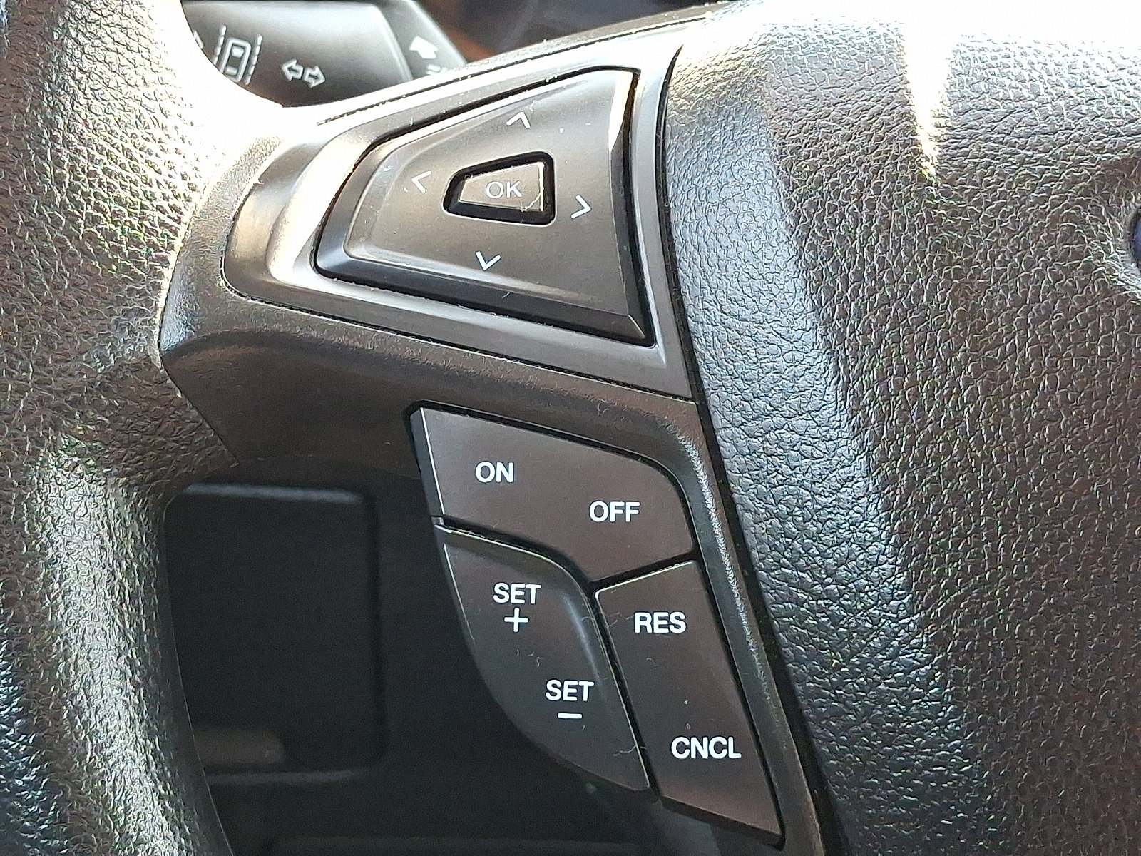 Certified 2022 Ford Edge SE w/ Black Appearance Package AWD/4WD image 19
