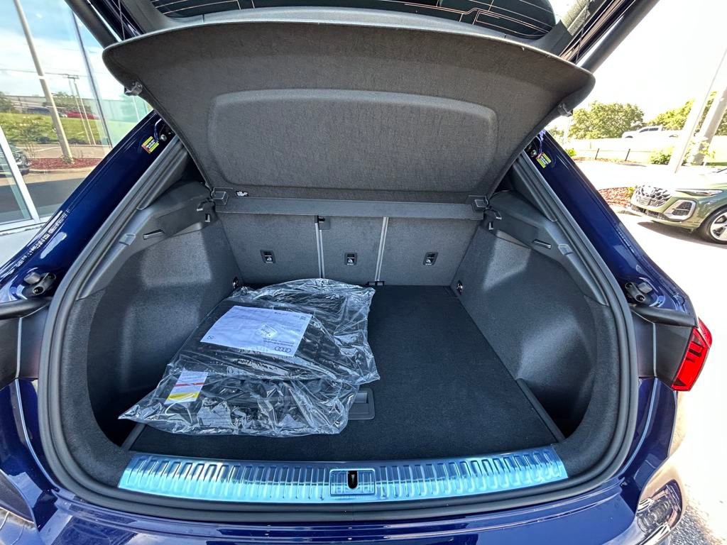 New 2025 Audi Q3 2.0T Premium image 46