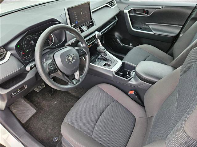 Used 2025 Toyota RAV4 LE image 9