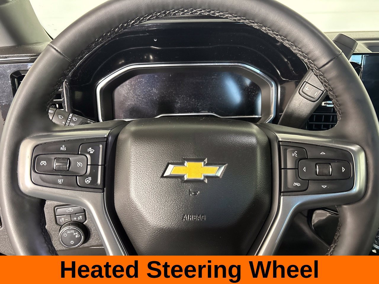 Used 2024 Chevrolet Silverado 1500 LT AWD/4WD image 15