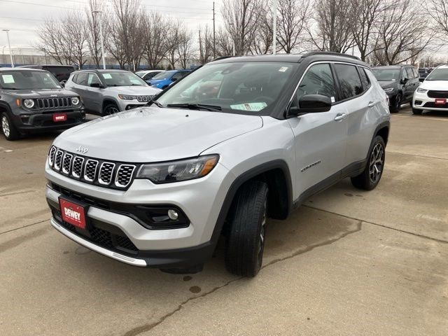Used 2025 Jeep Compass Limited image 3