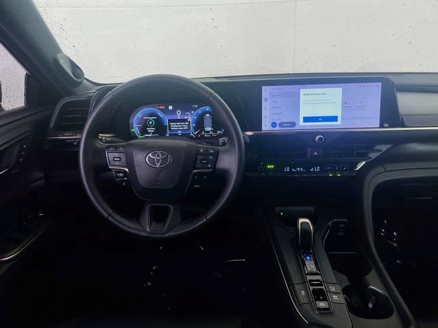 Used 2023 Toyota Crown AWD/4WD image 18