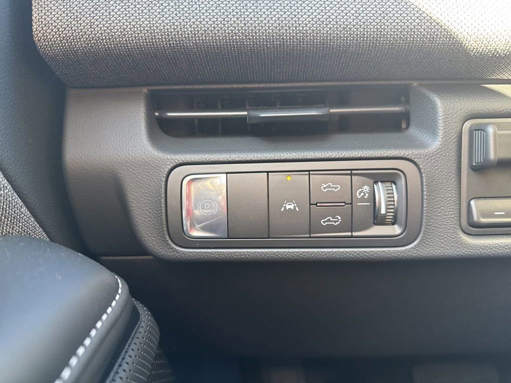 New 2026 GMC Sierra EV Elevation w/ LPO, Elevation Dark Package AWD/4WD image 27