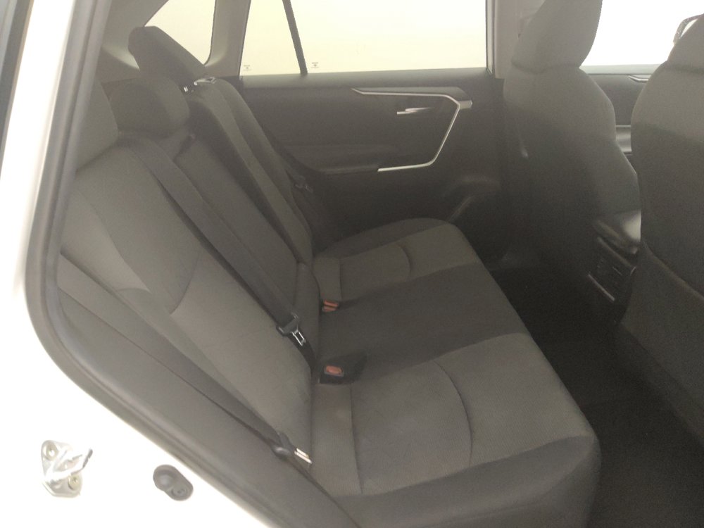 Used 2020 Toyota RAV4 XLE image 19