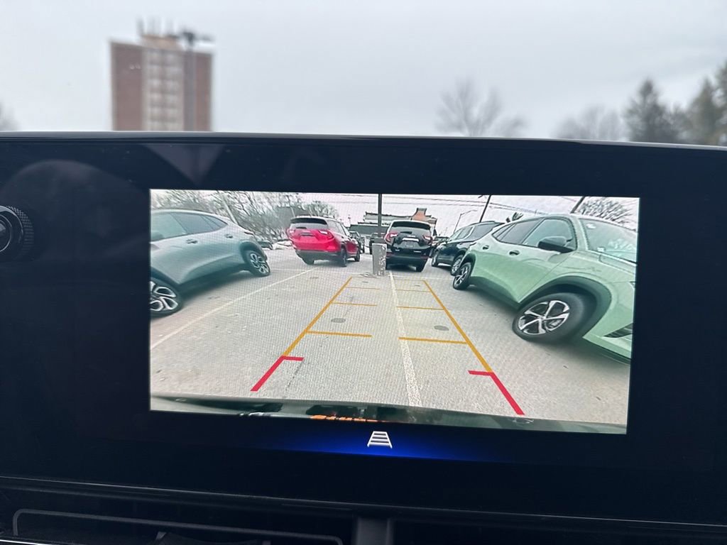 Used 2024 Chevrolet Trax RS w/ Driver Confidence Package image 23