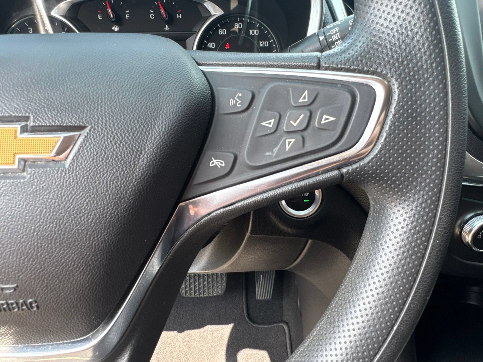 Used 2020 Chevrolet Equinox LT AWD/4WD image 22
