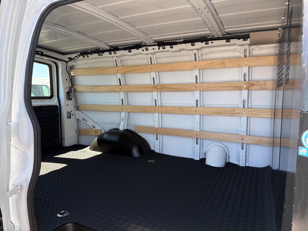 Used 2025 Chevrolet Express 2500 w/ Driver Convenience Package RWD image 16