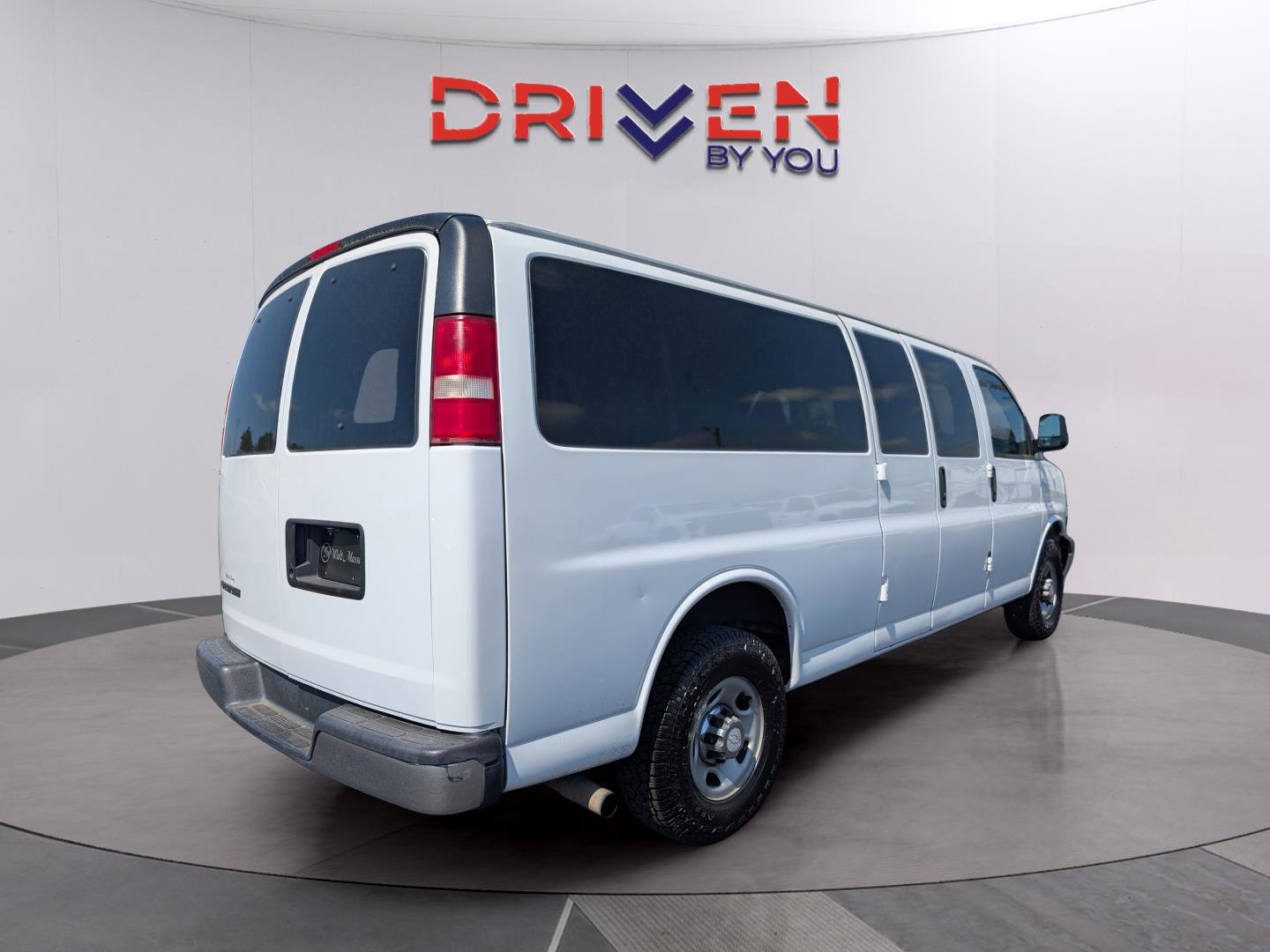 Used 2017 Chevrolet Express 3500 LT w/ LT Preferred Equipment Group image 5