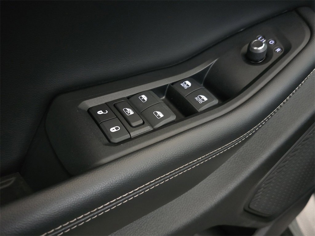 Used 2024 Jeep Grand Cherokee L Limited w/ Luxury Tech Group II image 30