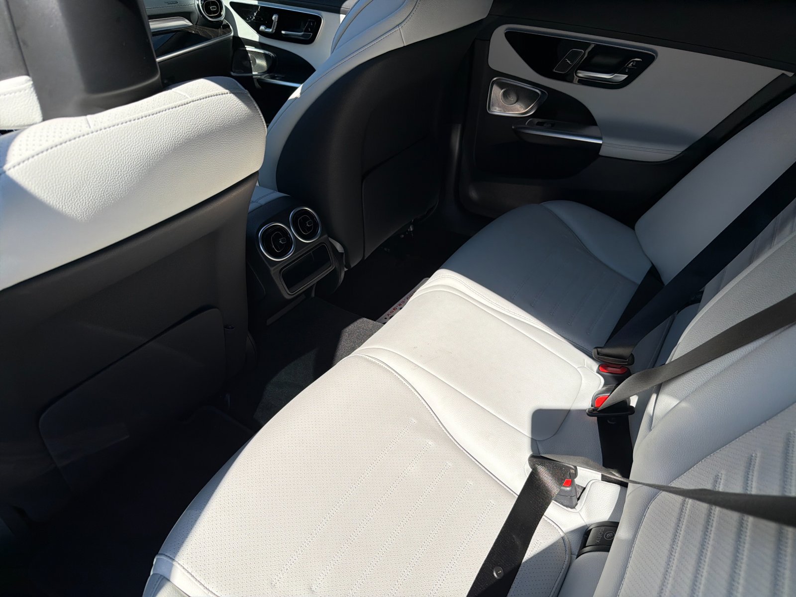 Used 2023 Mercedes-Benz C 300 Sedan image 9