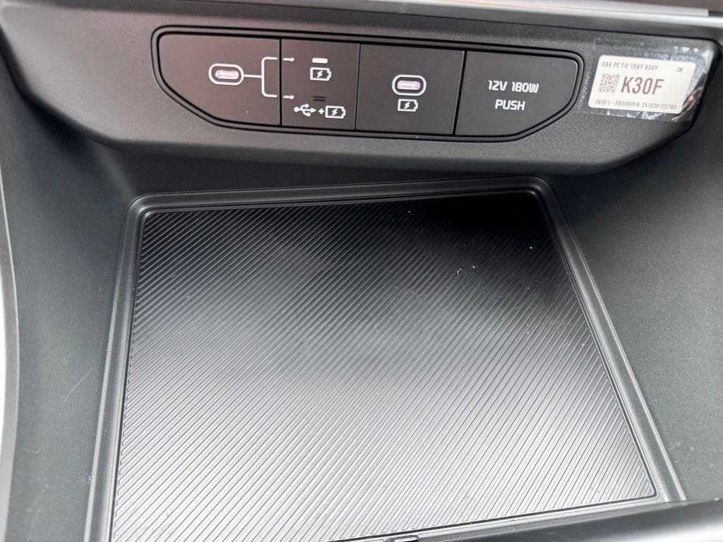 New 2026 Kia Carnival FWD image 21
