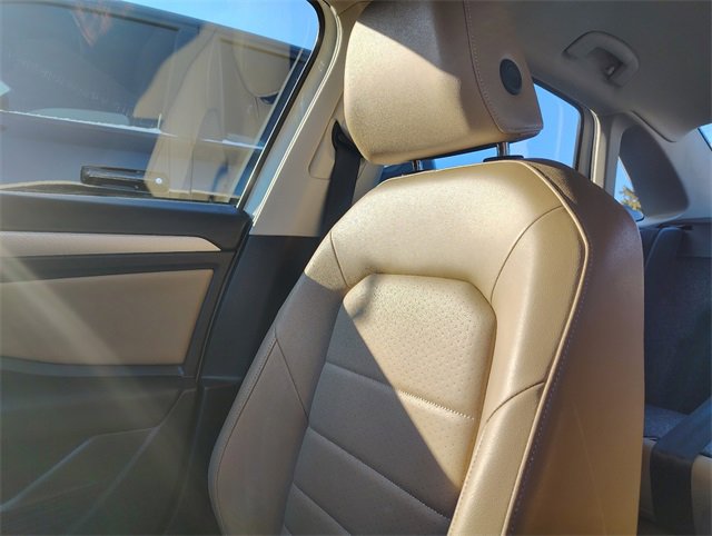 Used 2021 Volkswagen Jetta SE w/ SE Cold Weather Package image 29