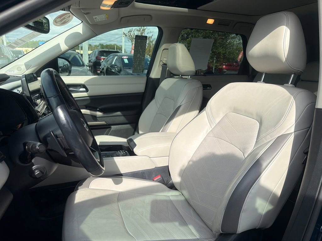 Used 2022 Nissan Pathfinder Platinum w/ Cargo Package image 19