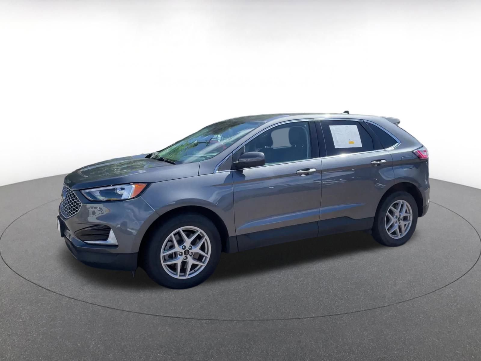 Used 2024 Ford Edge SEL image 8