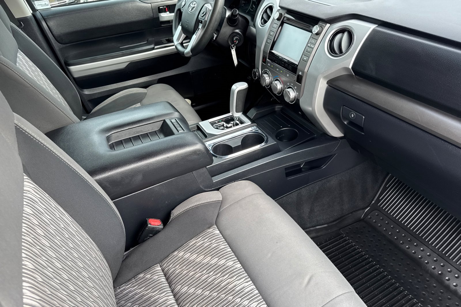 Used 2018 Toyota Tundra SR5 w/ SR5 Upgrade Package image 16