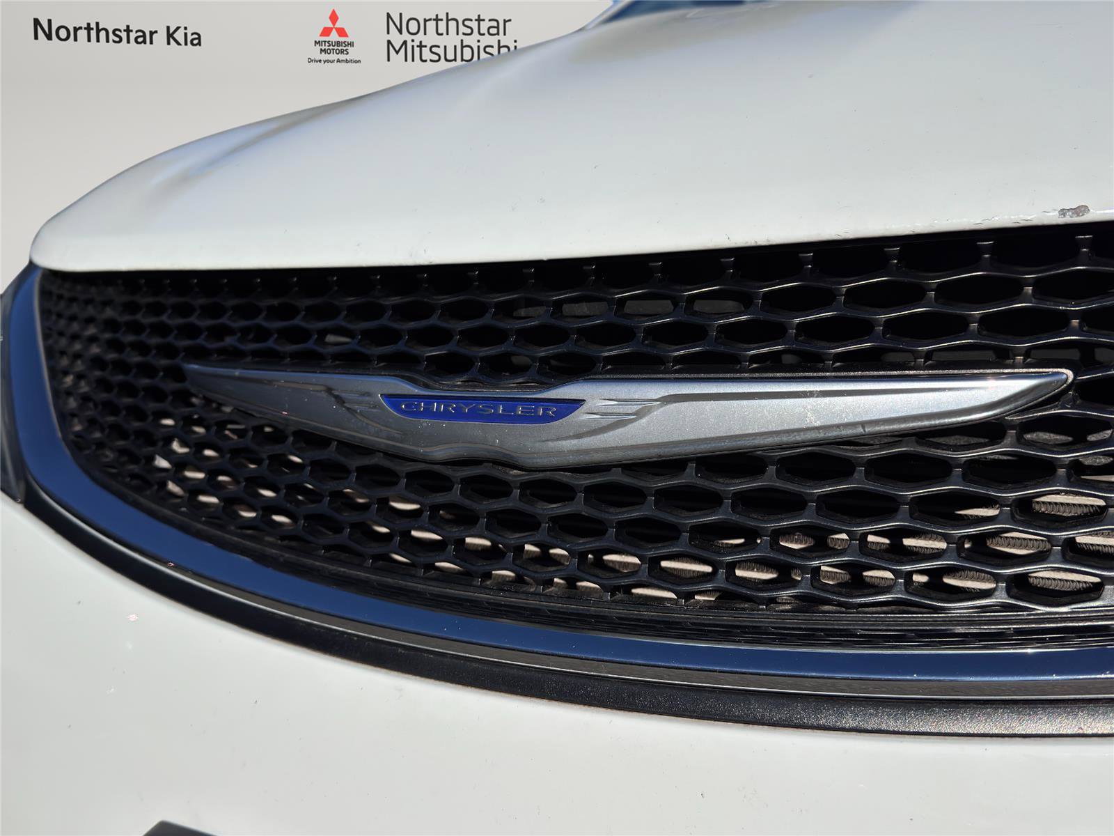 Used 2020 Chrysler Pacifica Touring image 28