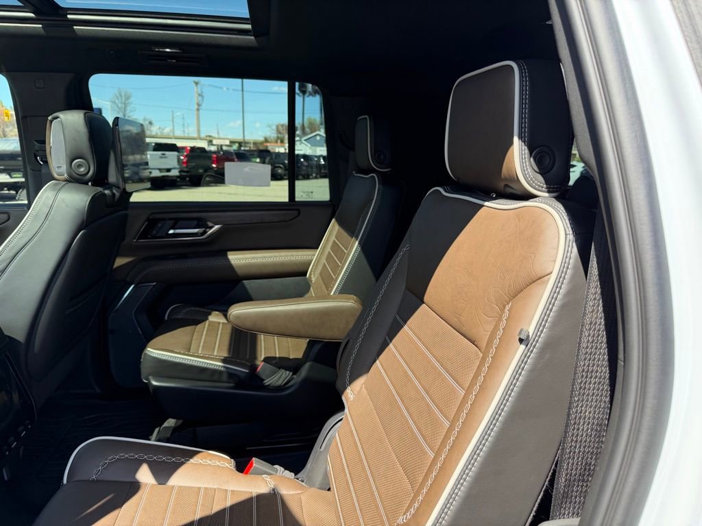 New 2026 GMC Yukon XL Denali Ultimate w/ LPO, Illumination Package AWD/4WD image 13